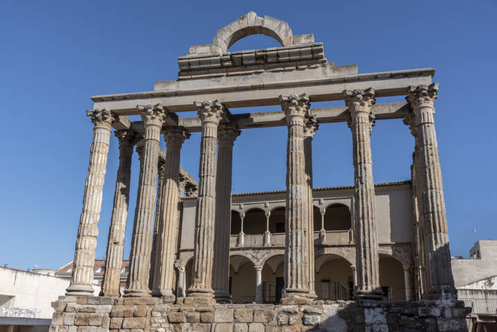 Badajoz - Mérida 032 - Templo de Diana.jpg